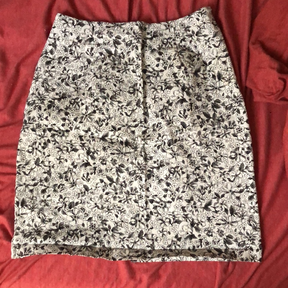 Vintage Briggs Black & White Floral Pencil Skirt size M